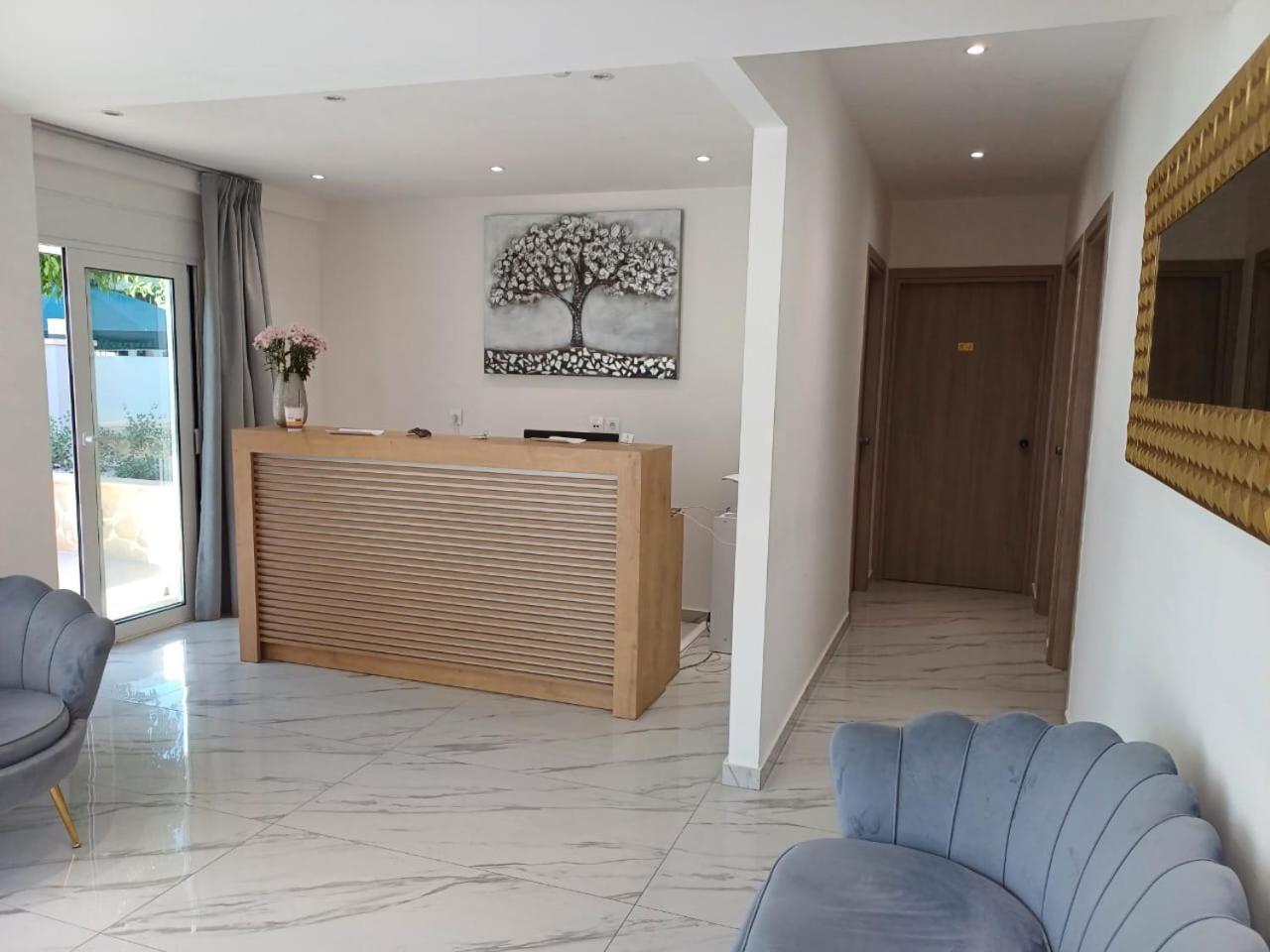 Deluxe City Hotel Chania  ภายนอก รูปภาพ